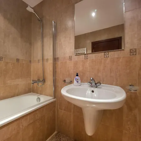 Charming 1bd Flat At Edelweiss Inn, By Flat Mаnager Lägenhet